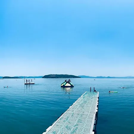Pet Friendly Stacaravan In Сasa de vacaciones Tuoro sul Trasimeno